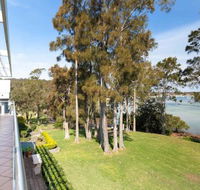Unit 1 44 Danalene Pde fantastic waterfront property with air con - Accommodation Rockhampton