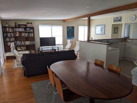 Seagrass Beach House At Hyams 4pm Check Out Sundays - Accommodation Rockhampton 5