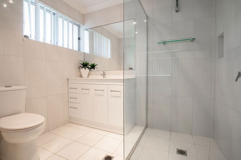 Underwood Road 62 - Accommodation Rockhampton 5