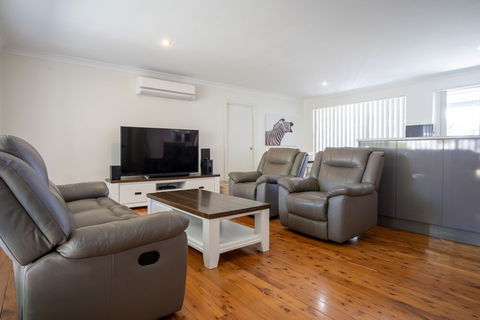 Underwood Road 62 - Accommodation Rockhampton 1