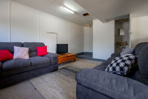 Underwood Road 62 - Accommodation Rockhampton 0