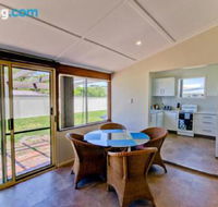 Cottage on River - Accommodation Rockhampton