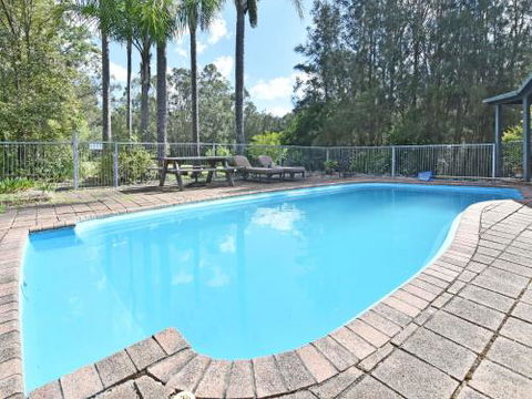 Olive Grove Villa 3 Suite With Large Bath - Accommodation Rockhampton 0