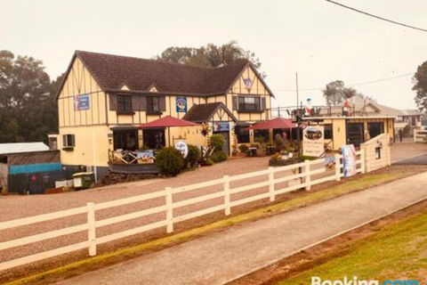 Hilltop Gallery - Accommodation Rockhampton 2