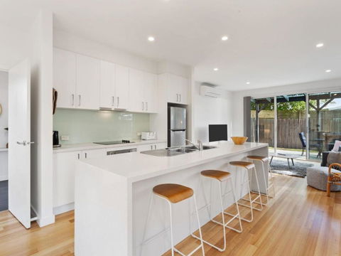 NORMANBY Coastal FREE WIFI & NETFLIX - Accommodation Rockhampton 2