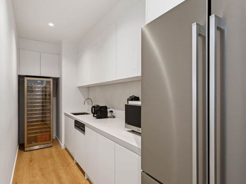 Fairway Views - Accommodation Rockhampton 3