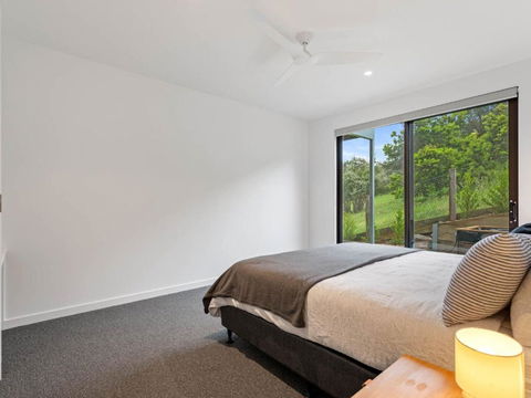 Fairway Views - Accommodation Rockhampton 6