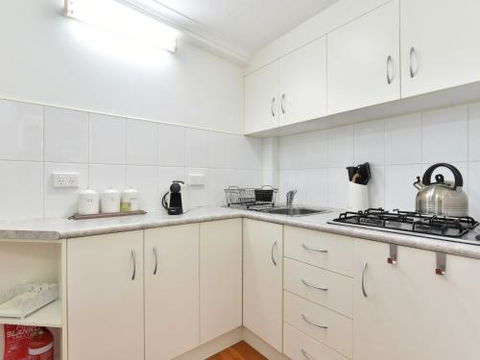 Olive Grove Studio 1 - Accommodation Rockhampton 5