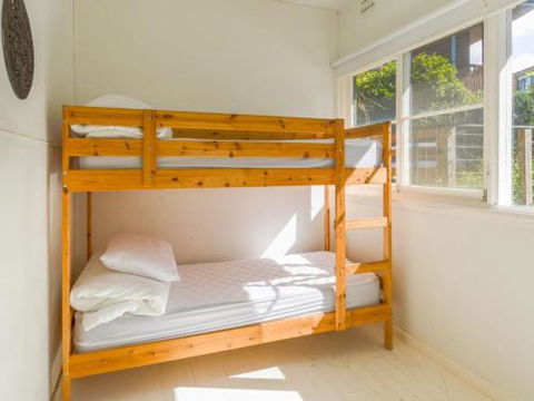 BOMBORA Gerroa 4pm Check Out Sundays - Accommodation Rockhampton 3