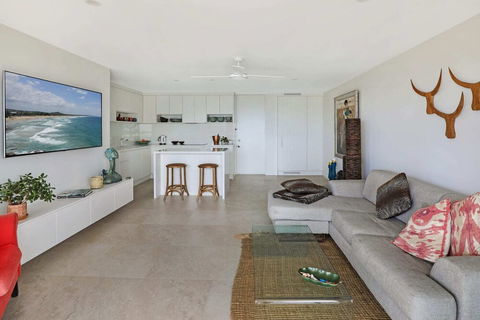 SPECTACULAR OCEAN FRONT Sounion6 - Accommodation Rockhampton 1
