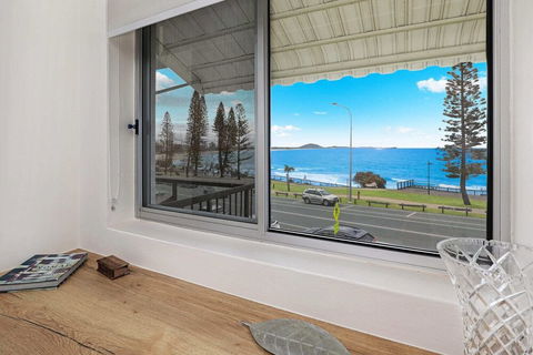 SPECTACULAR OCEAN FRONT Sounion6 - Accommodation Rockhampton 2