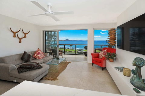 SPECTACULAR OCEAN FRONT Sounion6 - Accommodation Rockhampton 5
