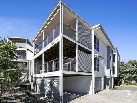 Drift Beach House - Accommodation Rockhampton 5