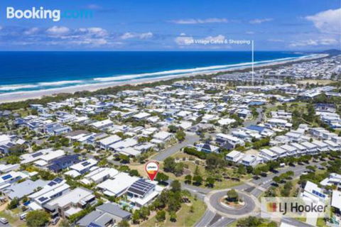 HIGH TIDES On ELLISTON - Accommodation Rockhampton 0