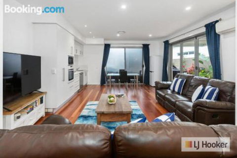 HIGH TIDES On ELLISTON - Accommodation Rockhampton 1