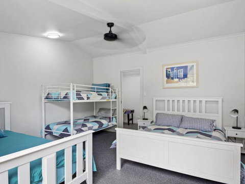 Silvers Anchor 2 Bennett Street - Accommodation Rockhampton 3