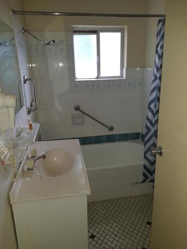 Blue Mountain Motel - Accommodation Rockhampton 4