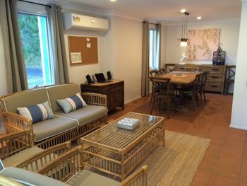 Quiet Rural Retreat With Spa - Accommodation Rockhampton 6