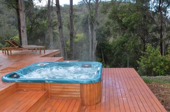 Quiet Rural Retreat With Spa - Accommodation Rockhampton 3