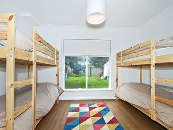 Silver Lining - Accommodation Rockhampton 1