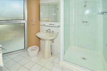 Syrenuse 20 - Accommodation Rockhampton 2