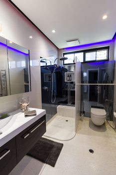 Serene Marinafront 3BR Retreat - Accommodation Rockhampton 3