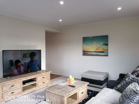 Happy Cozy House - Accommodation Rockhampton 0