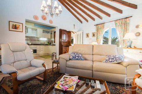 Little Cove Townhouses - Accommodation Rockhampton 0