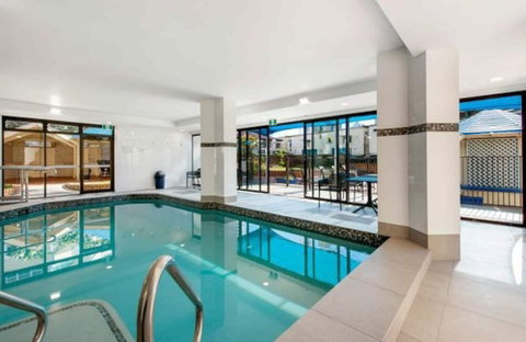 Absolute Beachfront With Views 2BR Apt - Accommodation Rockhampton 1