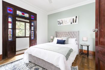 Spacious 3 Bedroom Minutes To CBD - Accommodation Rockhampton 2