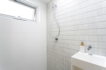 Spacious 3 Bedroom Minutes To CBD - Accommodation Rockhampton 1