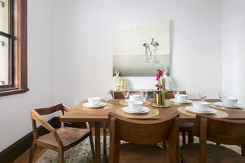 Spacious 3 Bedroom Minutes To CBD - Accommodation Rockhampton 4