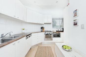 HomeHost Amazing H342 - Accommodation Rockhampton 2