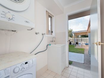 Seaclusion 2 2 Margaret Street - Accommodation Rockhampton 5