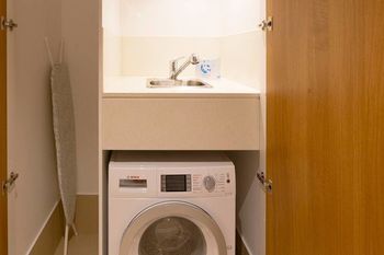 Compact Brisbane Pad With 2 Bedrooms - Accommodation Rockhampton 6