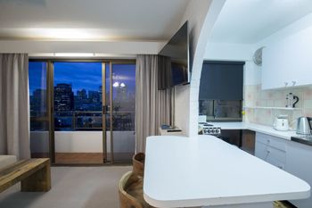 1 BR Park Breathtaking Sydney Skyline - Accommodation Rockhampton 6