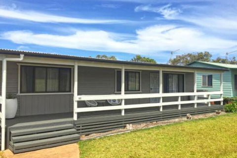 The Relax Shack At Culburra Beach Sleeps 7 - Accommodation Rockhampton 0