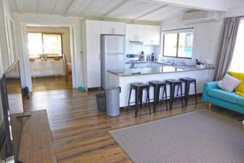 The Relax Shack At Culburra Beach Sleeps 7 - Accommodation Rockhampton 7