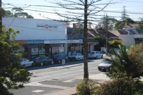 Glenelg Holiday Apartments The Broadway - Accommodation Rockhampton 2