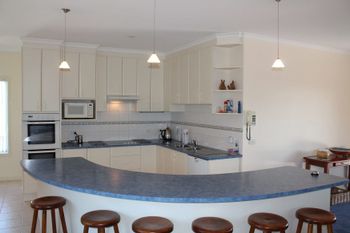 Redrocks Retreat - Accommodation Rockhampton 2