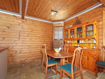 Hidden Oasis - Accommodation Rockhampton 4