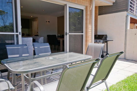 K Bay 6 Town House - Accommodation Rockhampton 0