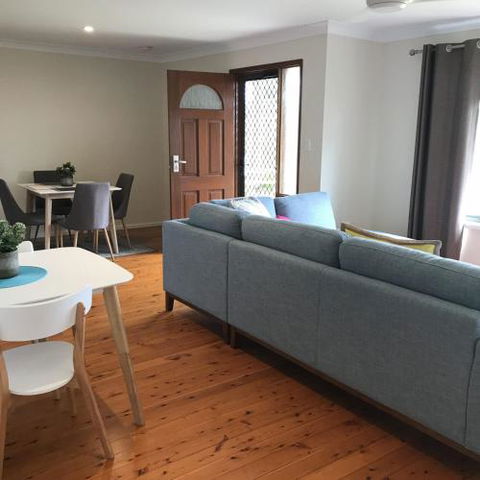 WAVES At MOLLYMOOK - Accommodation Rockhampton 1