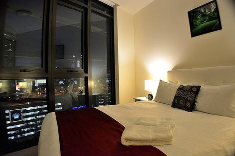 Royal Stays Apartments Southbank - Accommodation Rockhampton 0