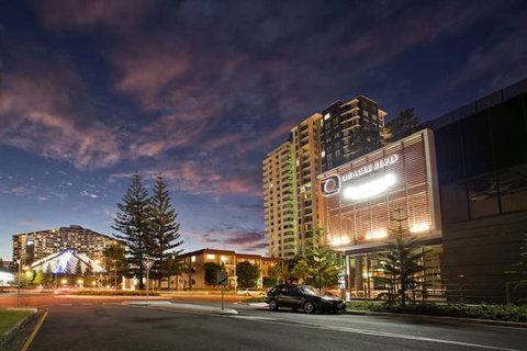 Oracle Resort - Holidays Gold Coast - Accommodation Rockhampton 4
