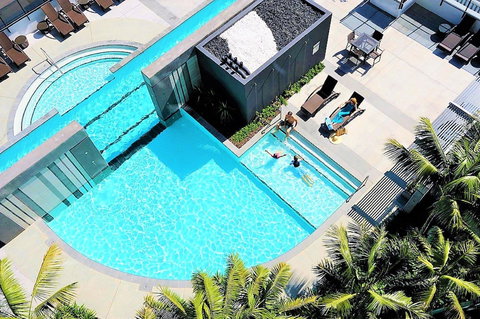 Oracle Resort - Holidays Gold Coast - Accommodation Rockhampton 3