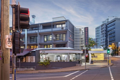 The Metropolitan Spring Hill - Accommodation Rockhampton 1