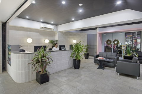 The Metropolitan Spring Hill - Accommodation Rockhampton 4