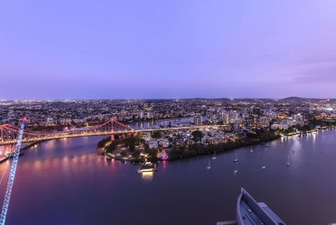 Oaks Aurora Tower - Accommodation Rockhampton 0