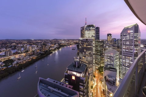 Oaks Aurora Tower - Accommodation Rockhampton 2
